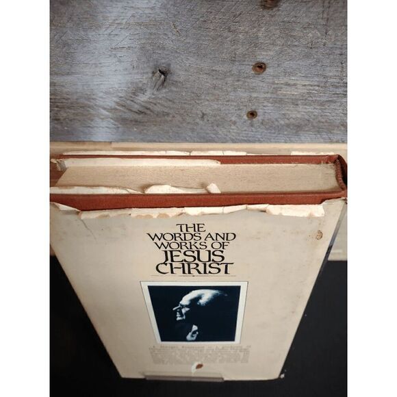 The Words and Works of Jesus Christ - J. Dwight Pentecost Hardcover 1982 - Picture 2 of 3